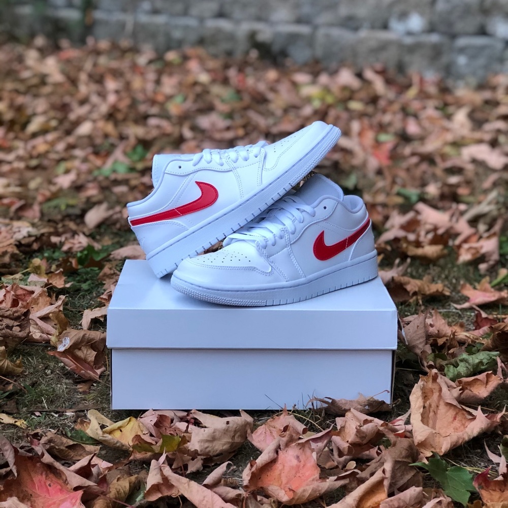 Jordan 1 low White University Red
